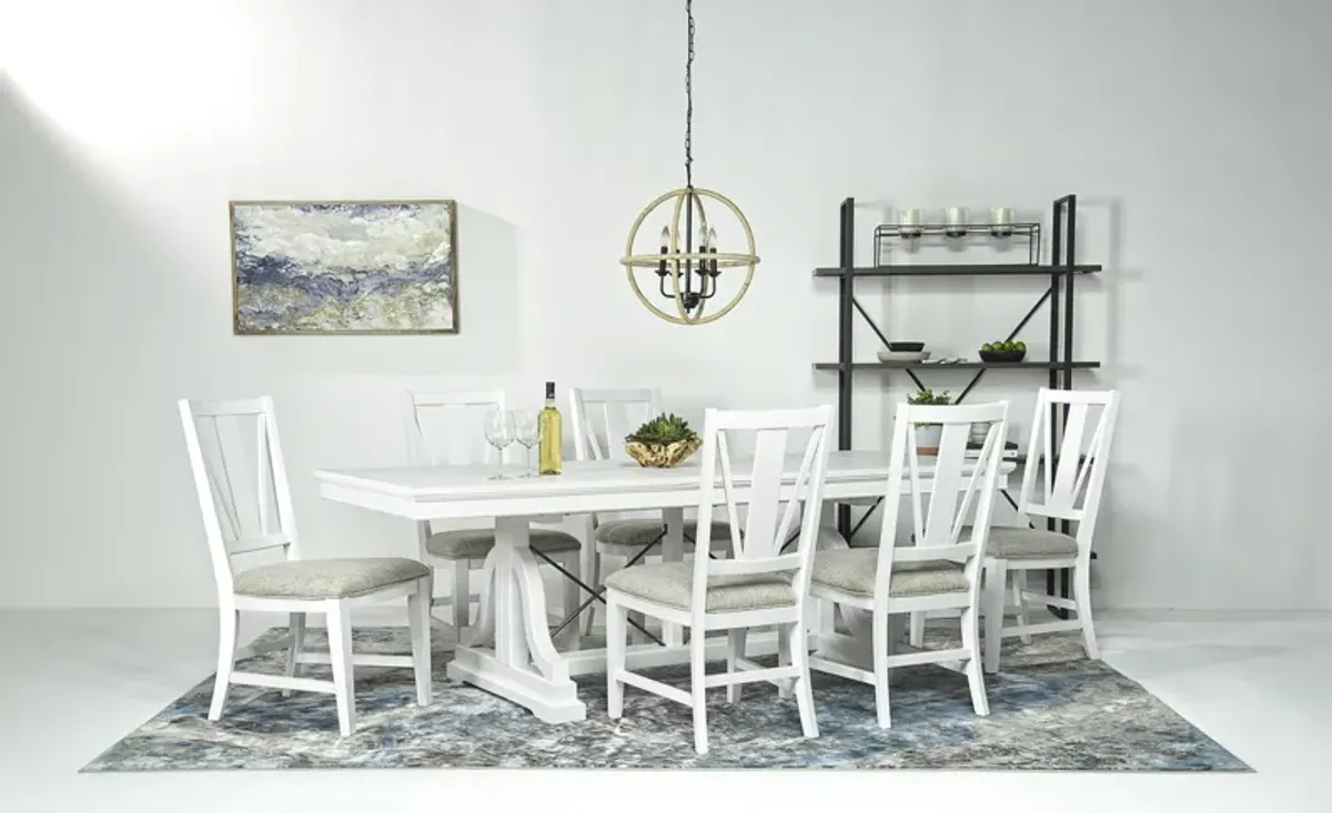 Bay Creek Extendable Dining Table & 4 V-Back Chairs in Chalk White