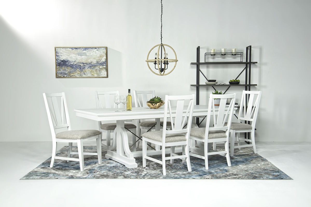 Bay Creek Extendable Dining Table & 4 V-Back Chairs in Chalk White