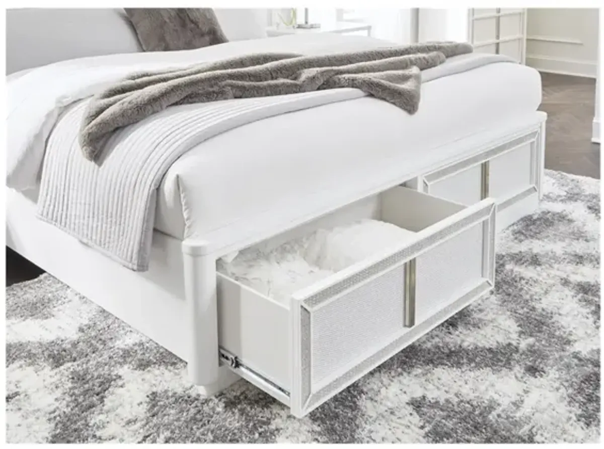 Chalanna Storage Bed in White, Queen