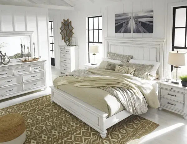 Kanwyn Panel Bed, Dresser, Mirror & Nightstand in White Wash, CA King
