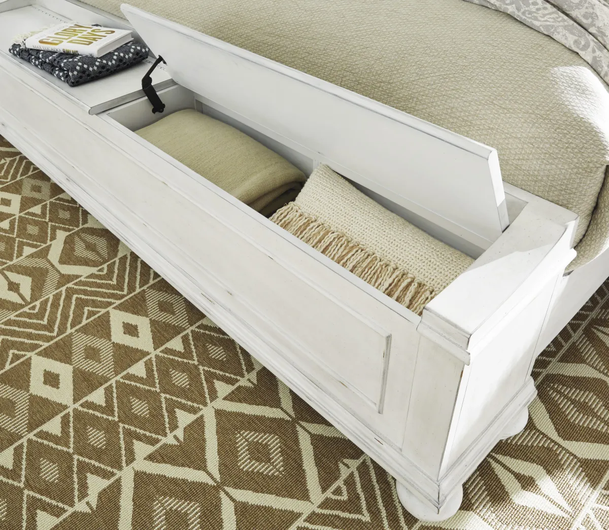 Kanwyn Panel Bed w/ Storage in White Wash, Queen