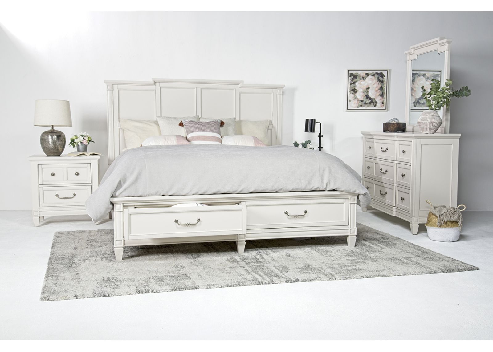 Willowbrook Panel Bed w/ Storage, Dresser & Mirror in Egg Shell White, Queen