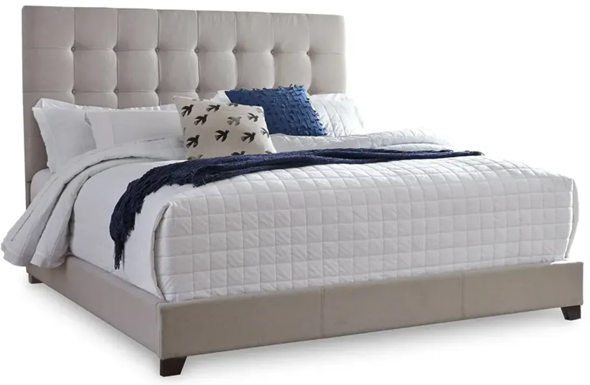 Dolante Button Upholstered Bed Queen