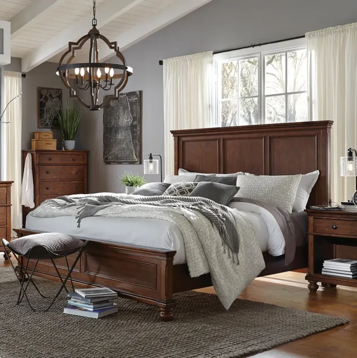 Oakford King Panel Bed