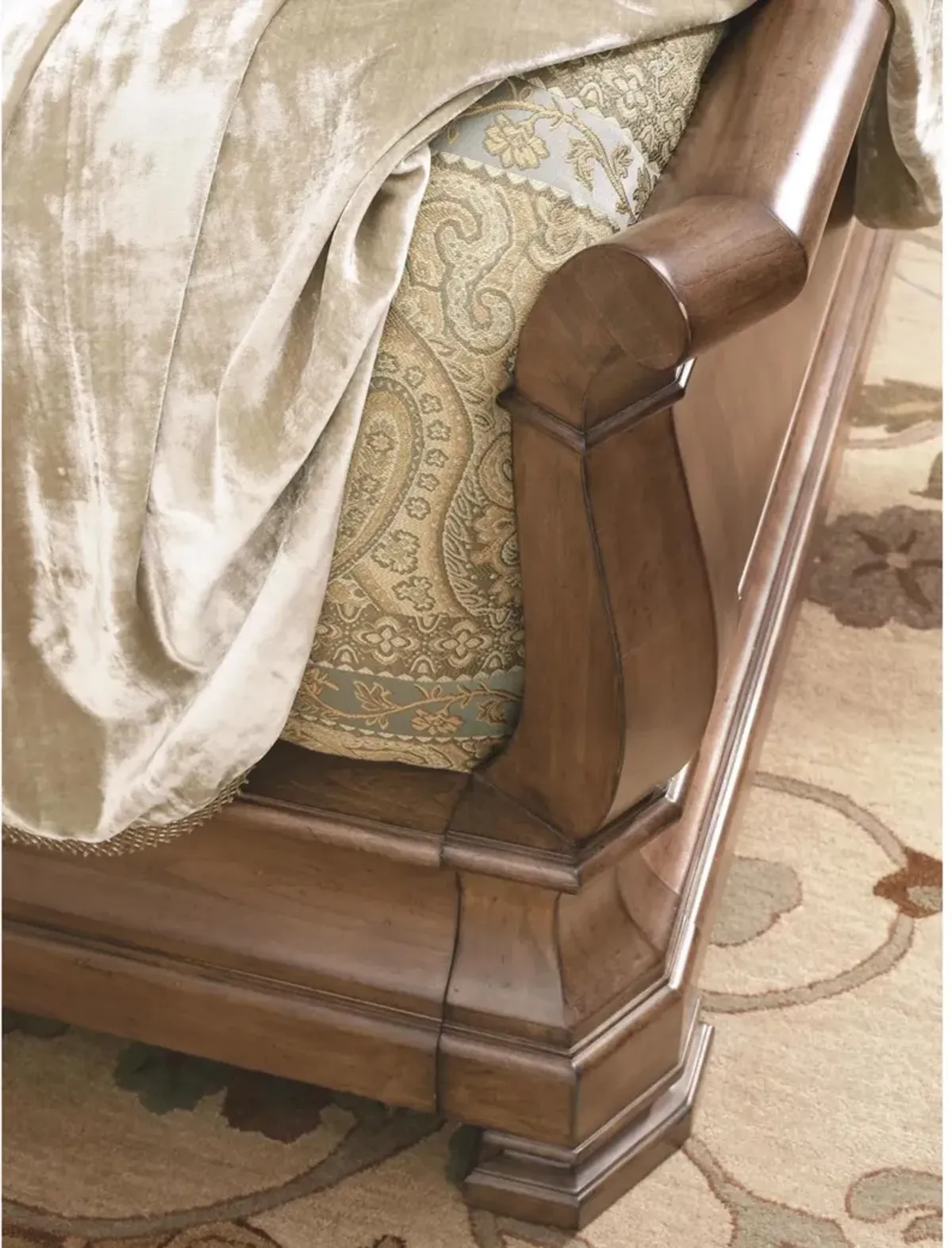 New Lou Queen Bed