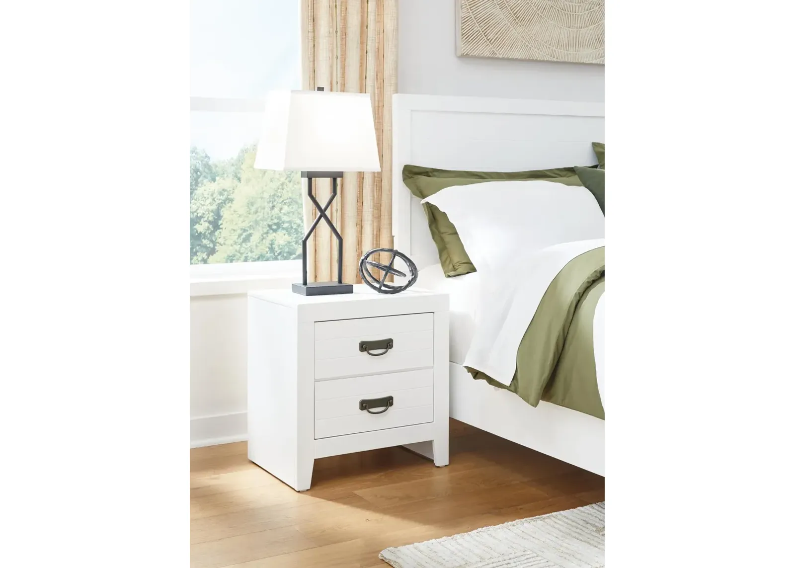 Binterglen Nightstand