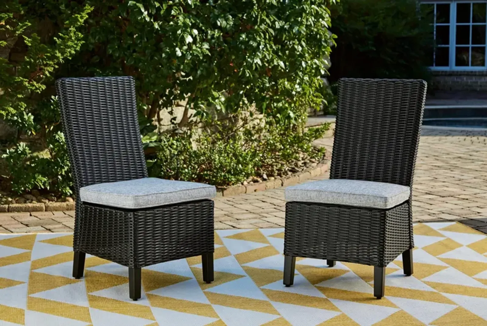 Beachcroft Outdoor Side Chair With Cushion (Set Of 2)