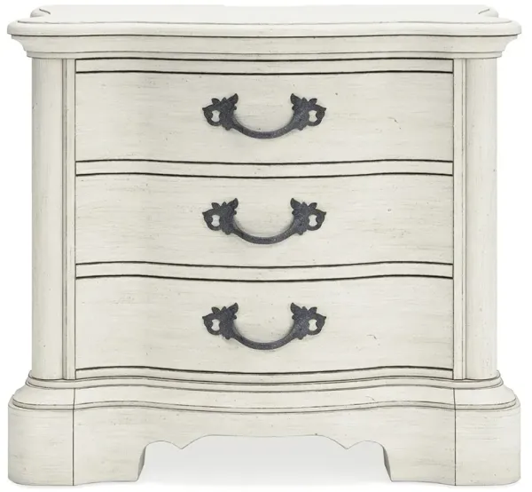 Arlendyne 3-Drawer Nightstand