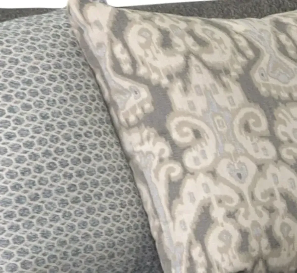 Dolores 2-Pc Sectional