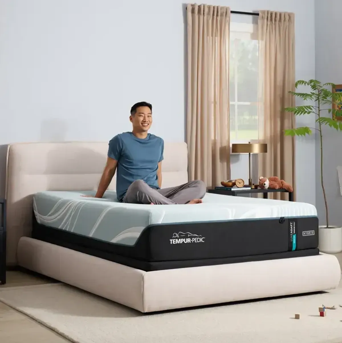 TEMPUR-LuxeAdapt Medium Hybrid Mattress