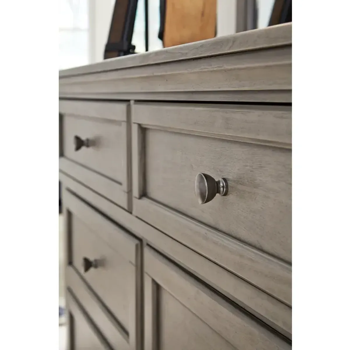 Lettner Dresser