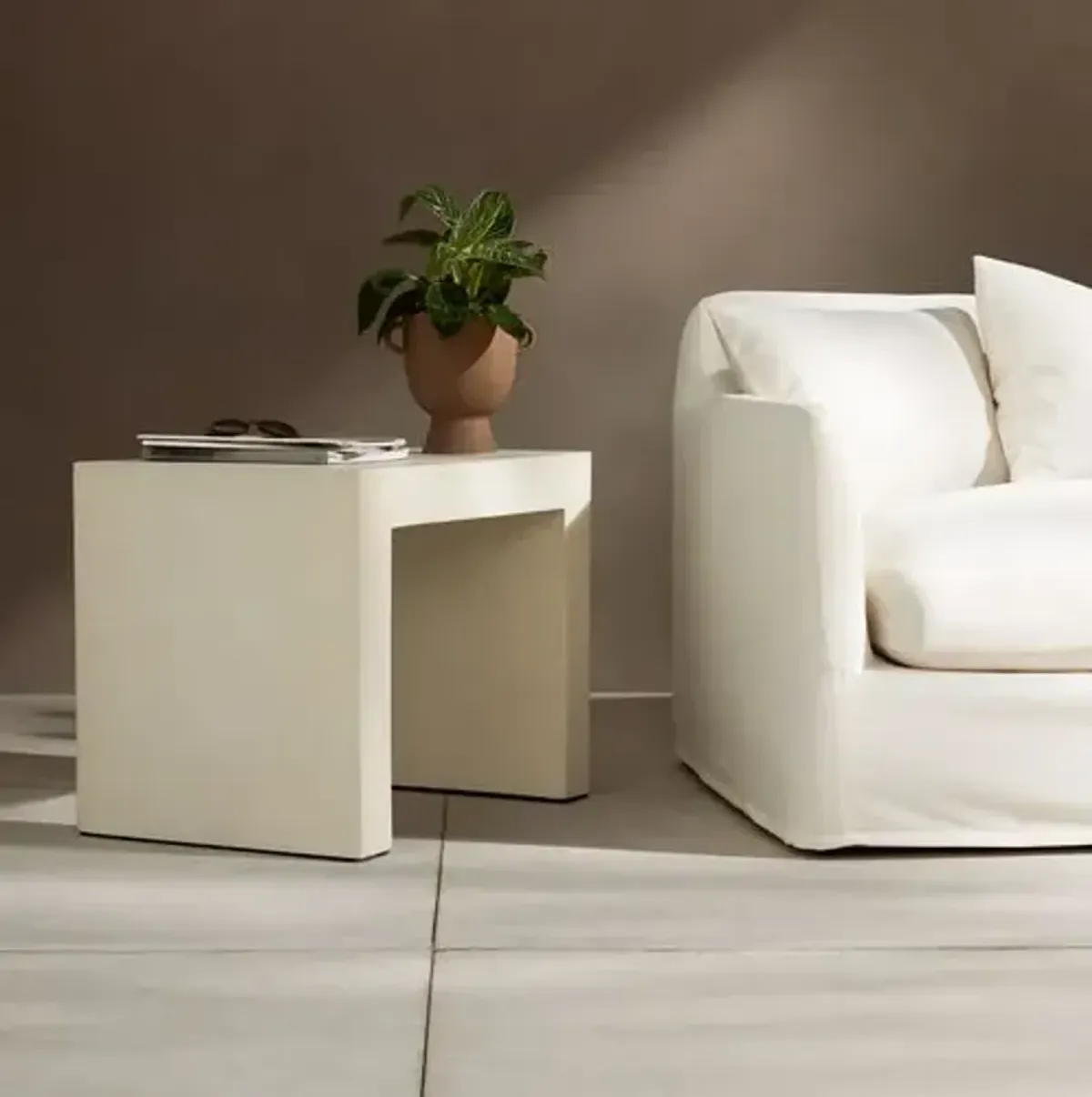 Yuki Outdoor End Table - White Concrete