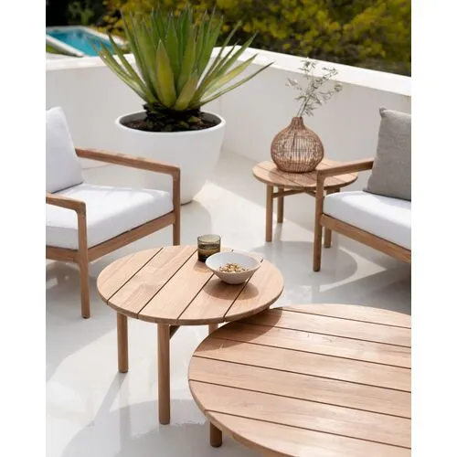 Quatro Round Outdoor Coffee Table - Natural Teak - Ethnicraft - Brown