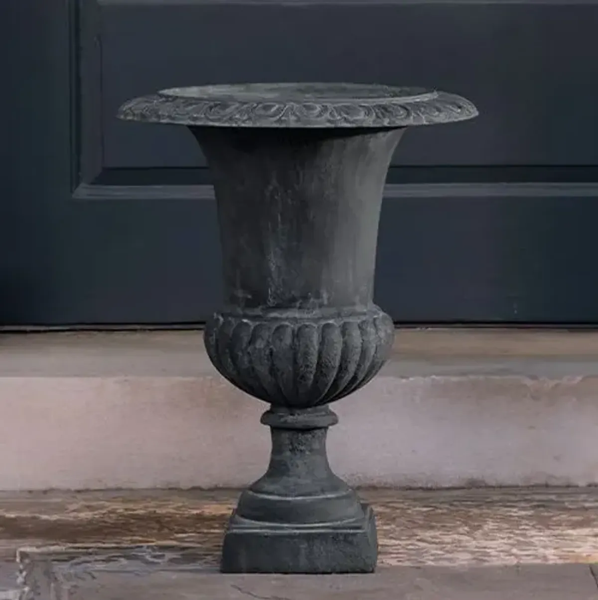 23" Glasgow Urn - Campania International - Gray