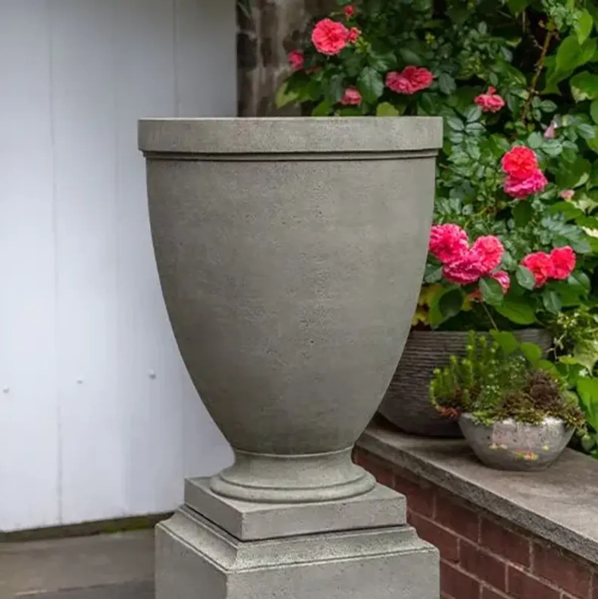 29" Capitol Hill Urn - Alpine Stone - Campania International - Gray