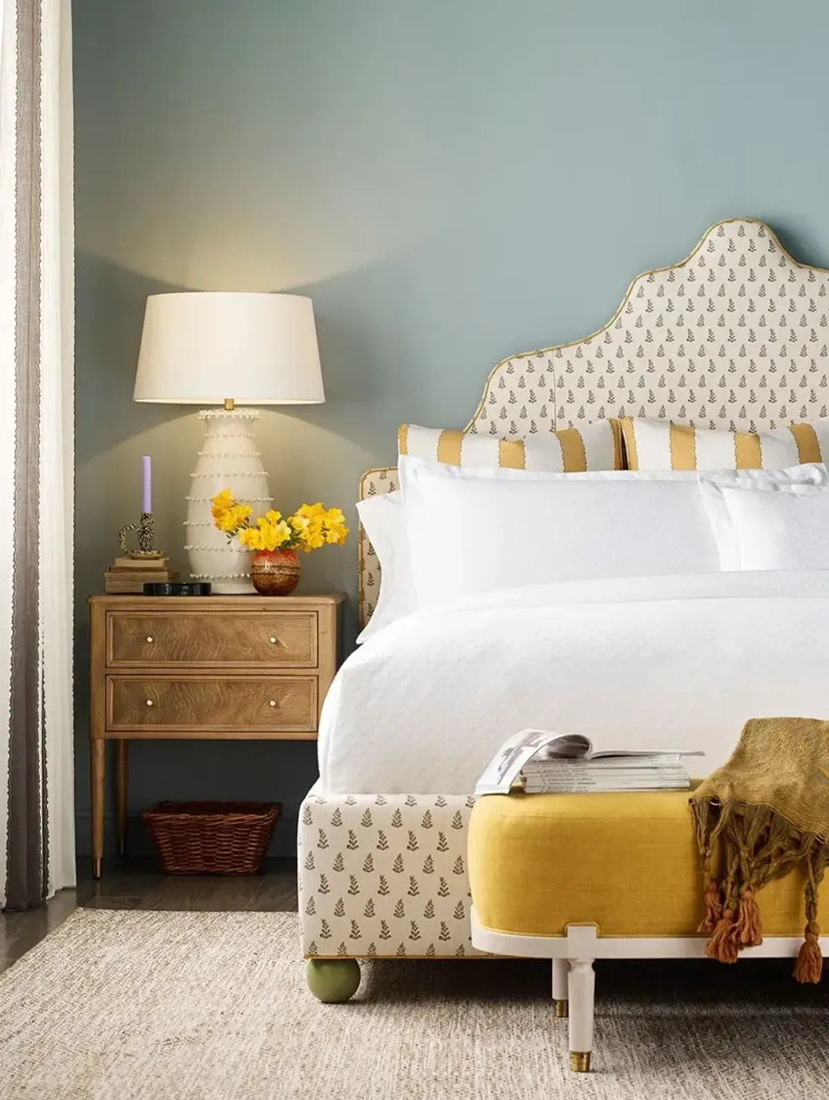 Kemper Bench, Cassidy Yolk