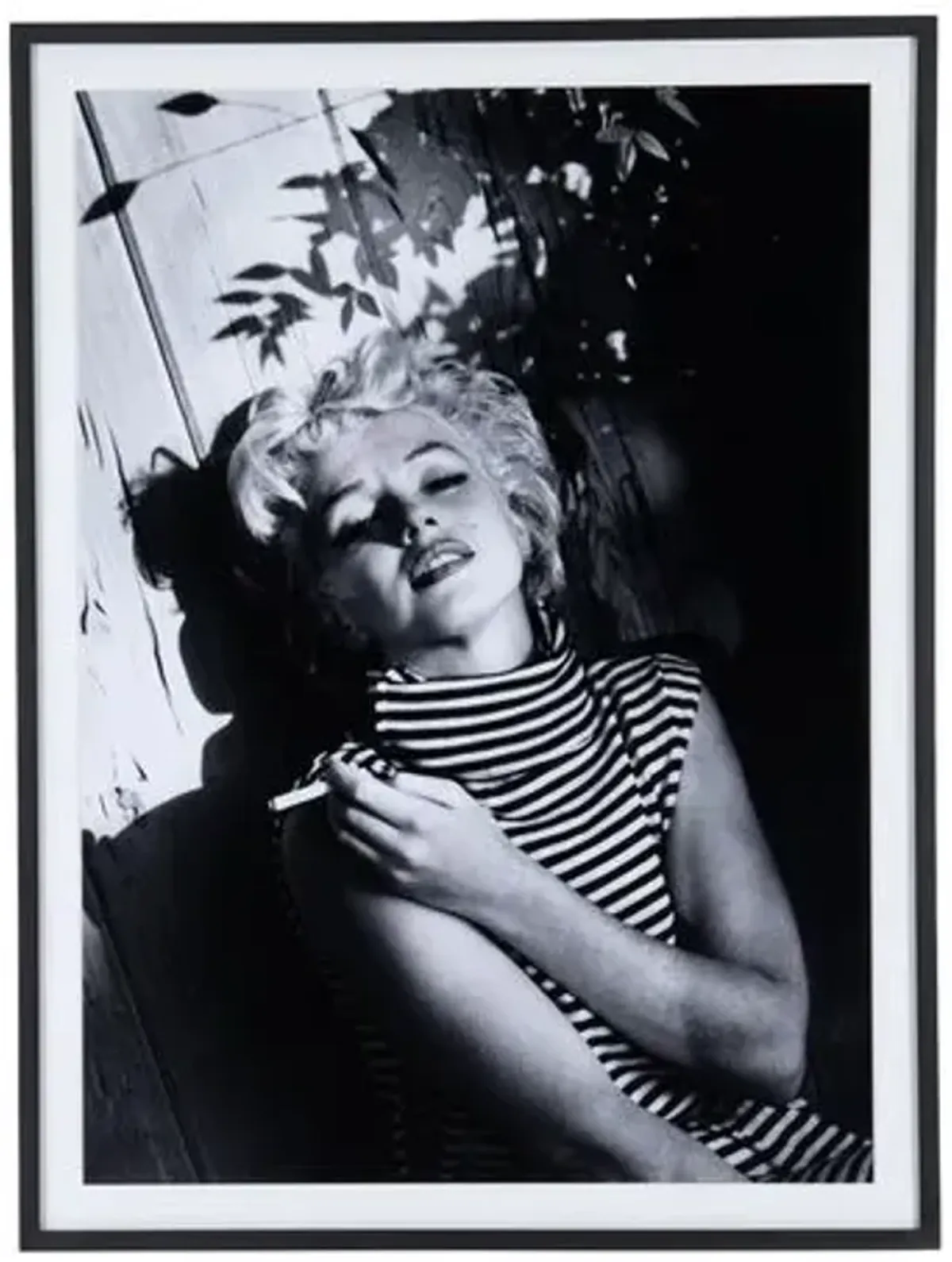 Getty Images - Marilyn Monroe Relaxing - Black