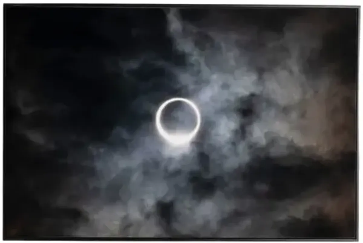 Getty Images - Cloudy Eclipse - Black