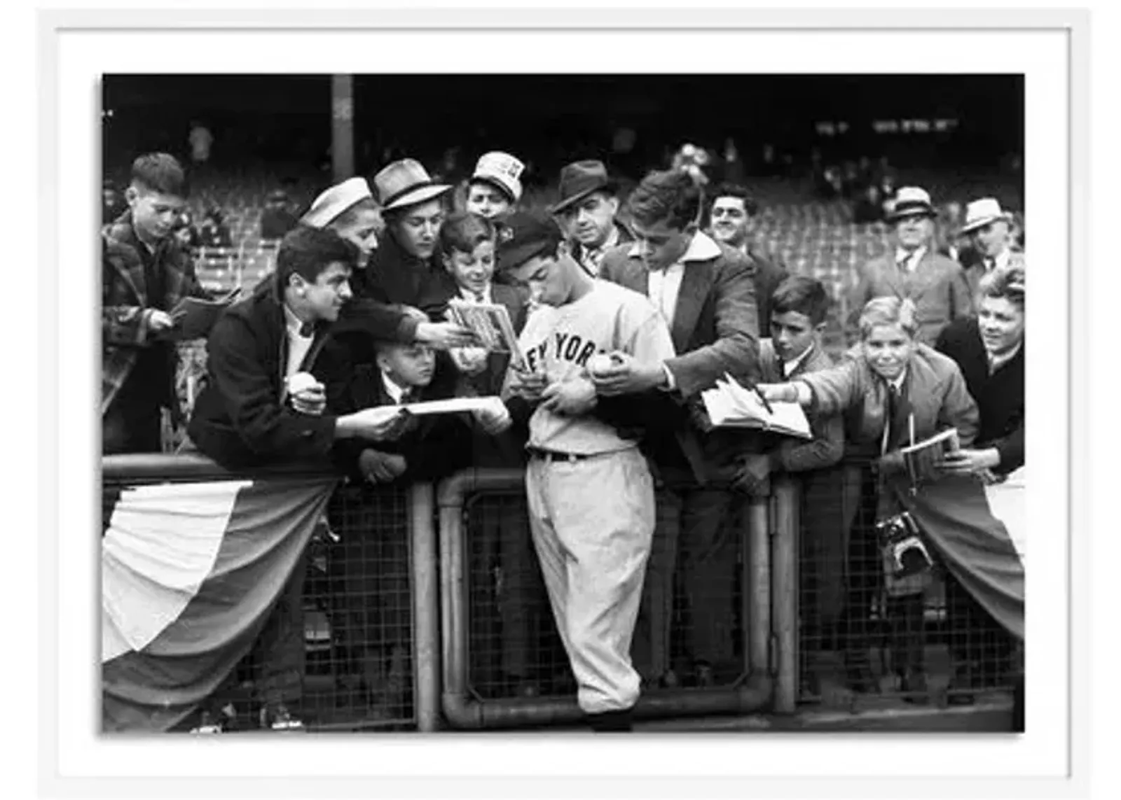 Getty Images - Joe Dimaggio Signing Autotgraphs - White