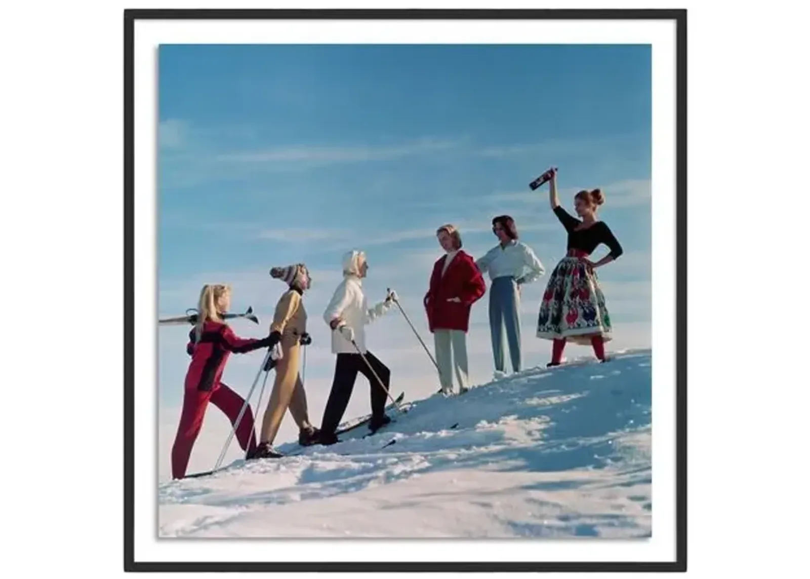 Getty Images - Skiing Party - Black