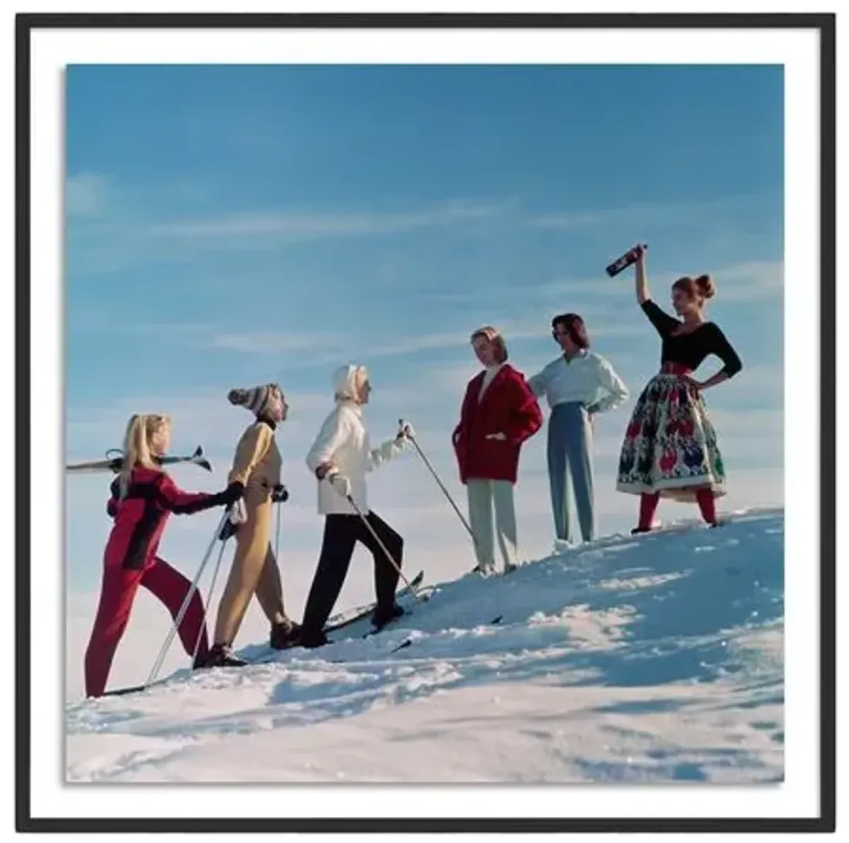 Getty Images - Skiing Party - Black