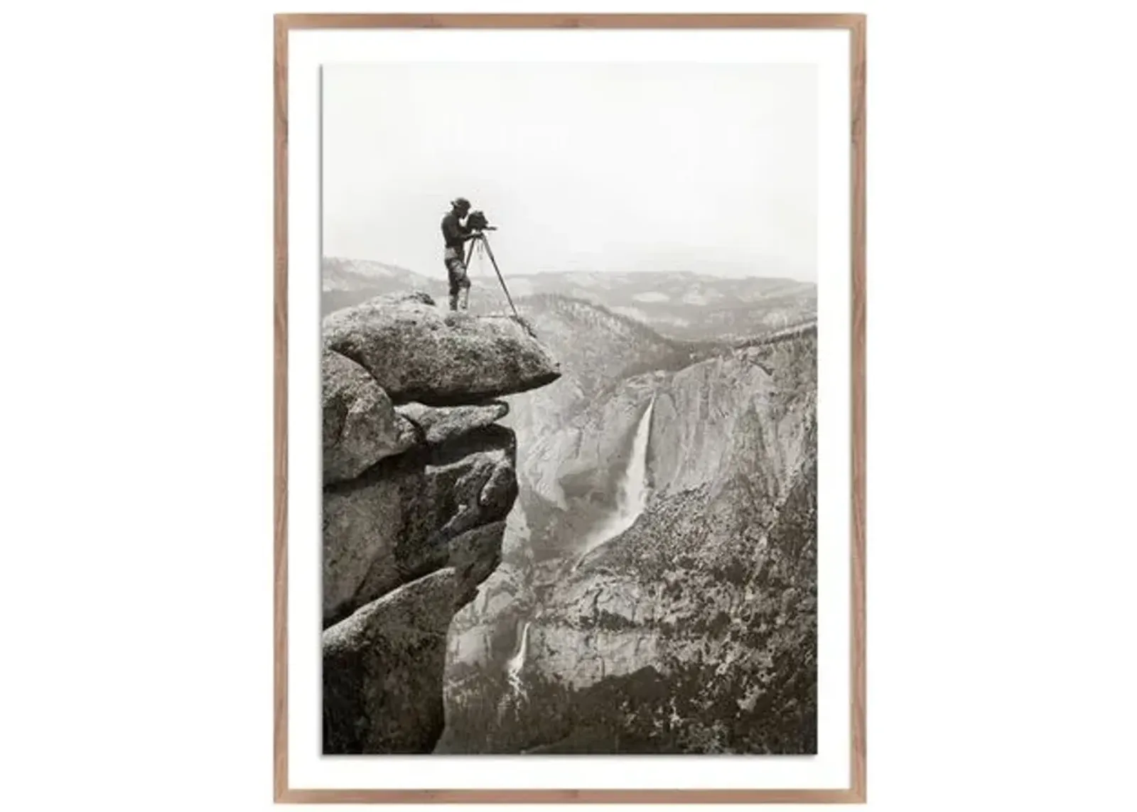 Getty Images - Photographer In Yosemite Valley - Brown