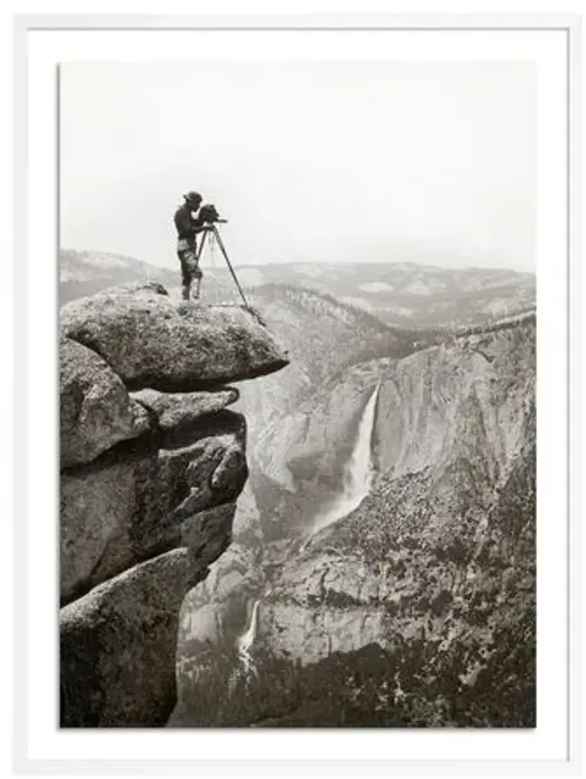 Getty Images - Photographer In Yosemite Valley - White