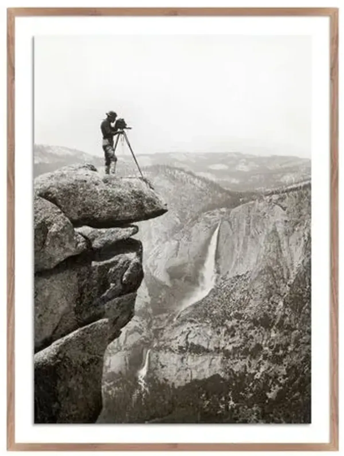 Getty Images - Photographer In Yosemite Valley - Brown