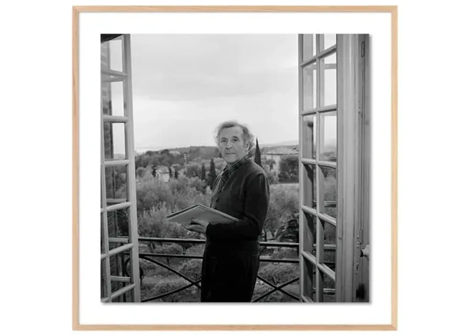 Getty Images - Marc Chagall Posing On His Terrace - Clear