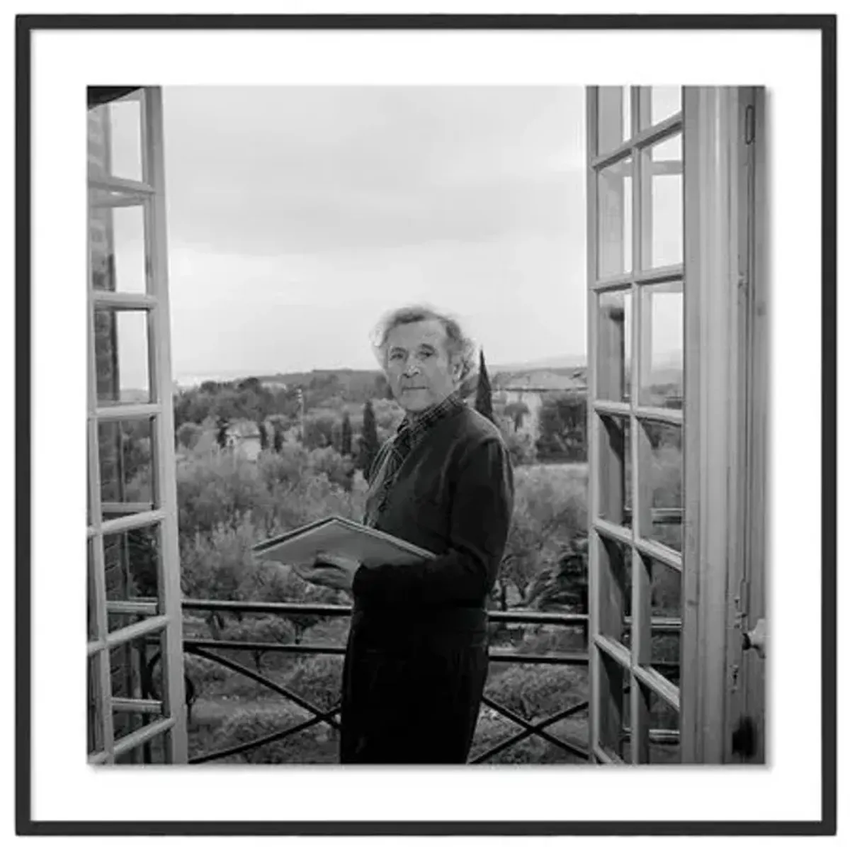 Getty Images - Marc Chagall Posing On His Terrace - Black