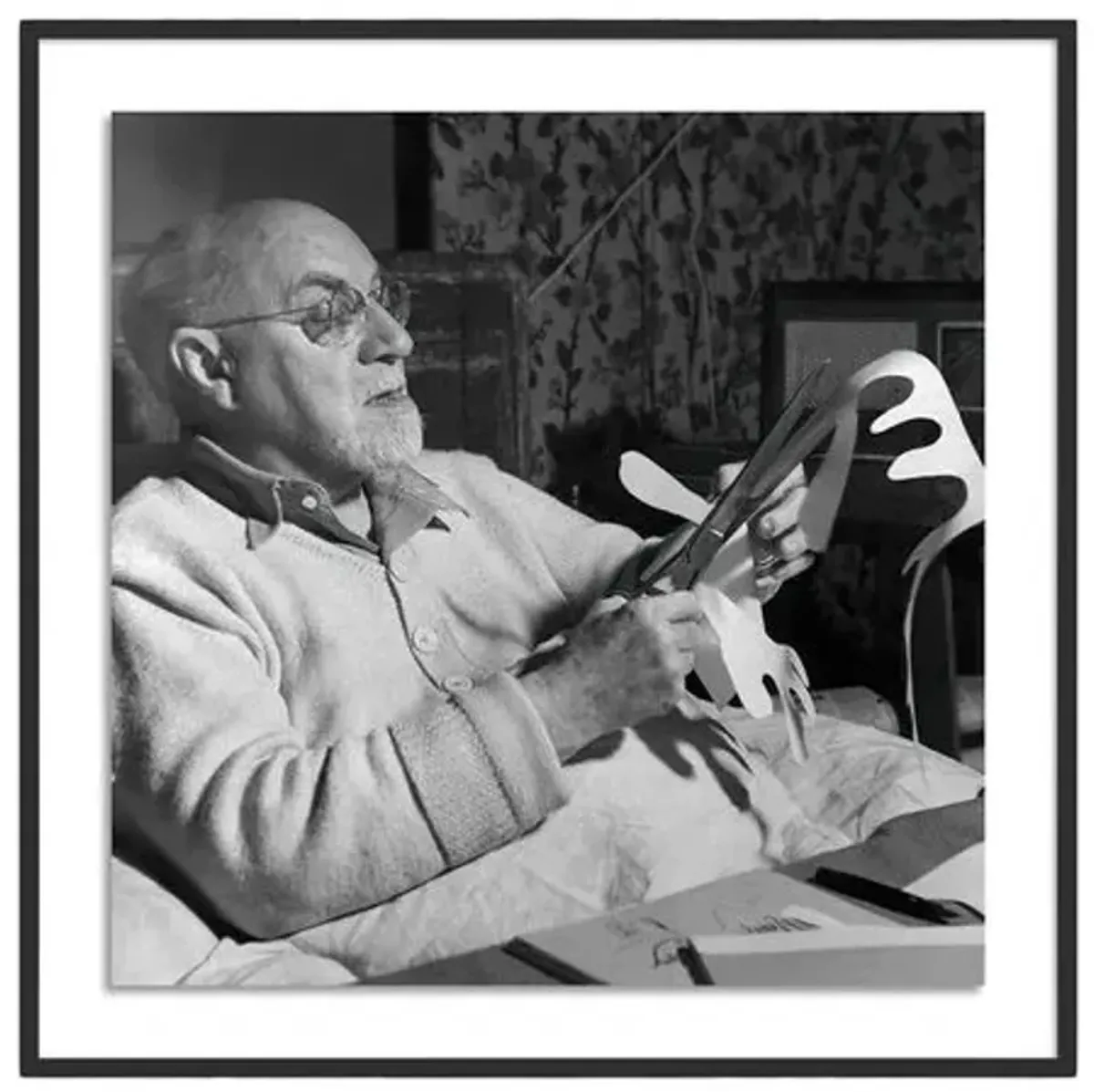 Henri Matisse - Working On Paper Cut-Out - Getty Images - Black