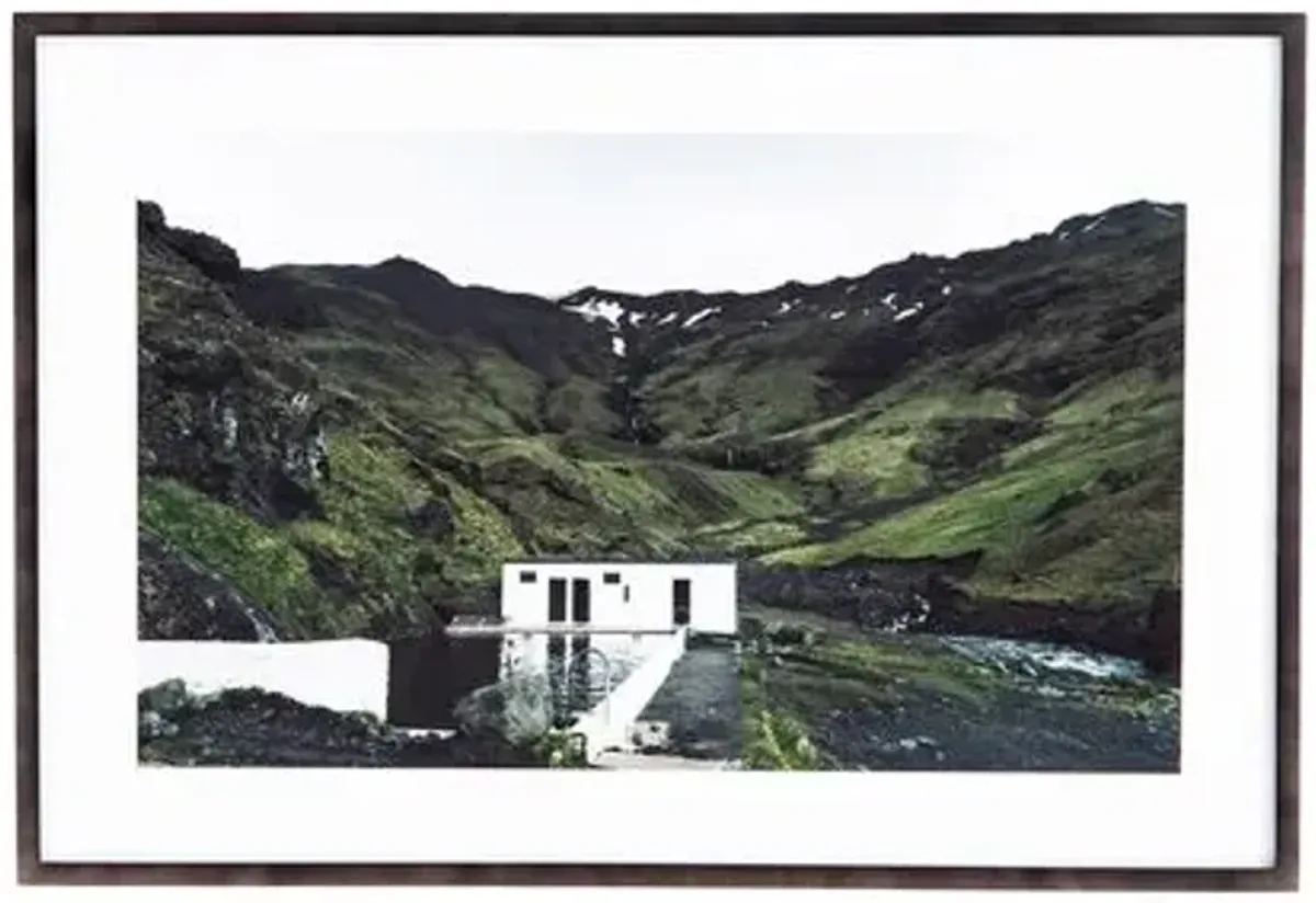 Iceland Swim - Getty Images - Black