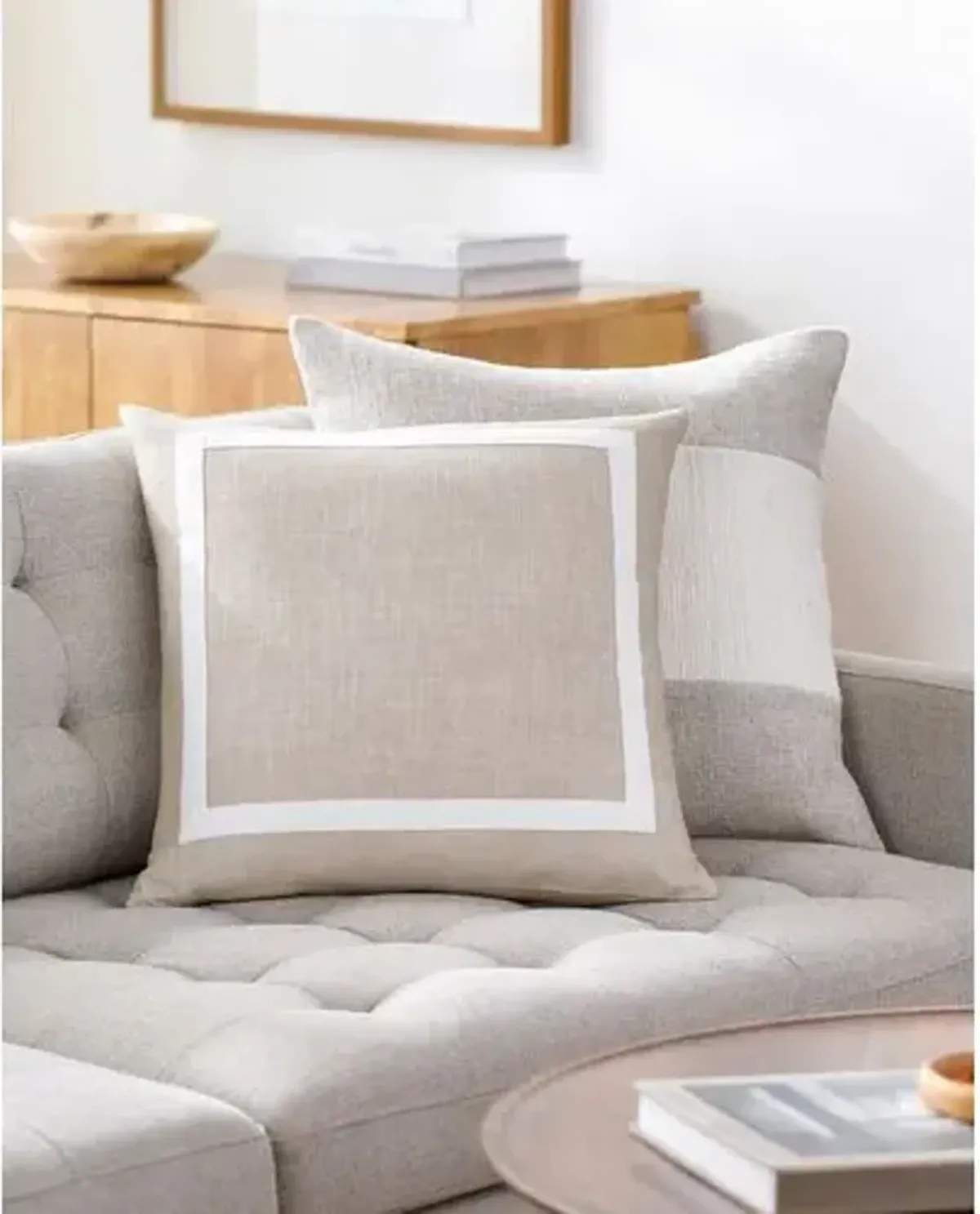 Ritzy Placed Border Pillow