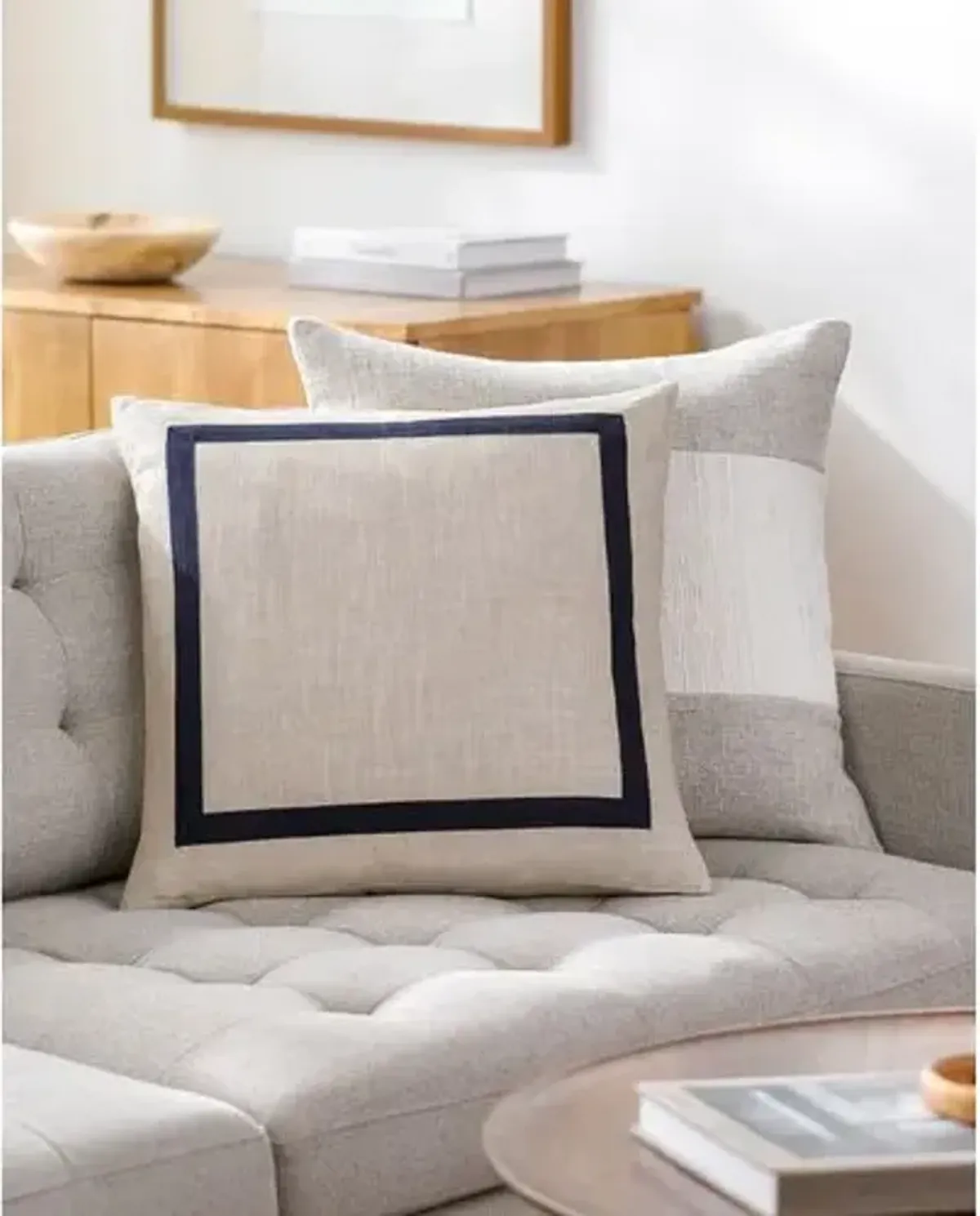 Ritzy Placed Border Pillow