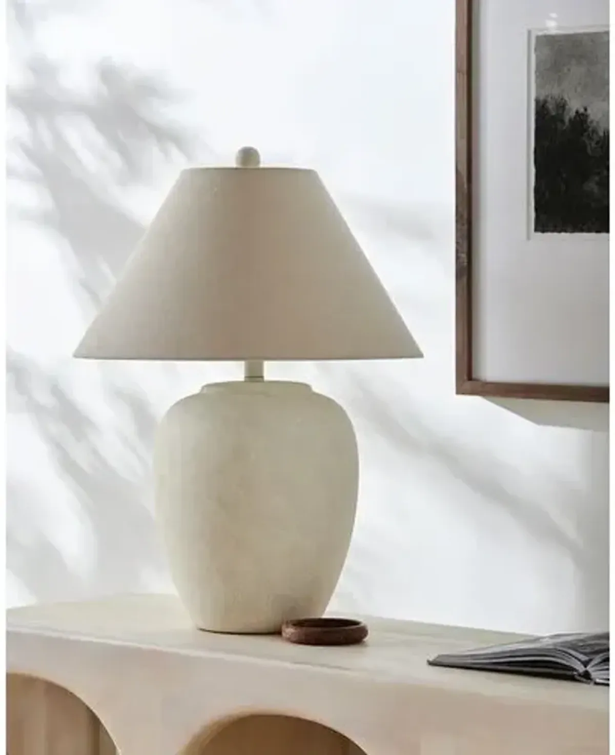 Merike Antiqued Ceramic Table Lamp - White/Beige