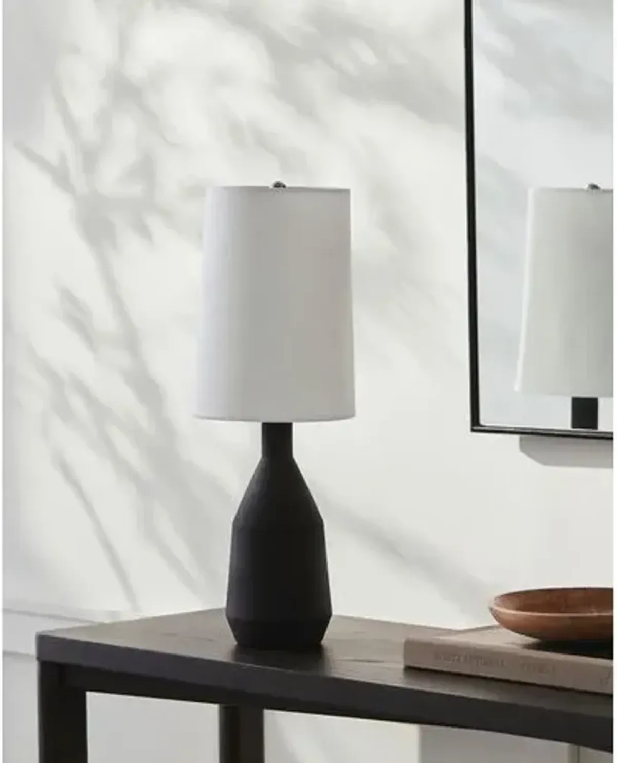 Neeta Ceramic Table Lamp - Black