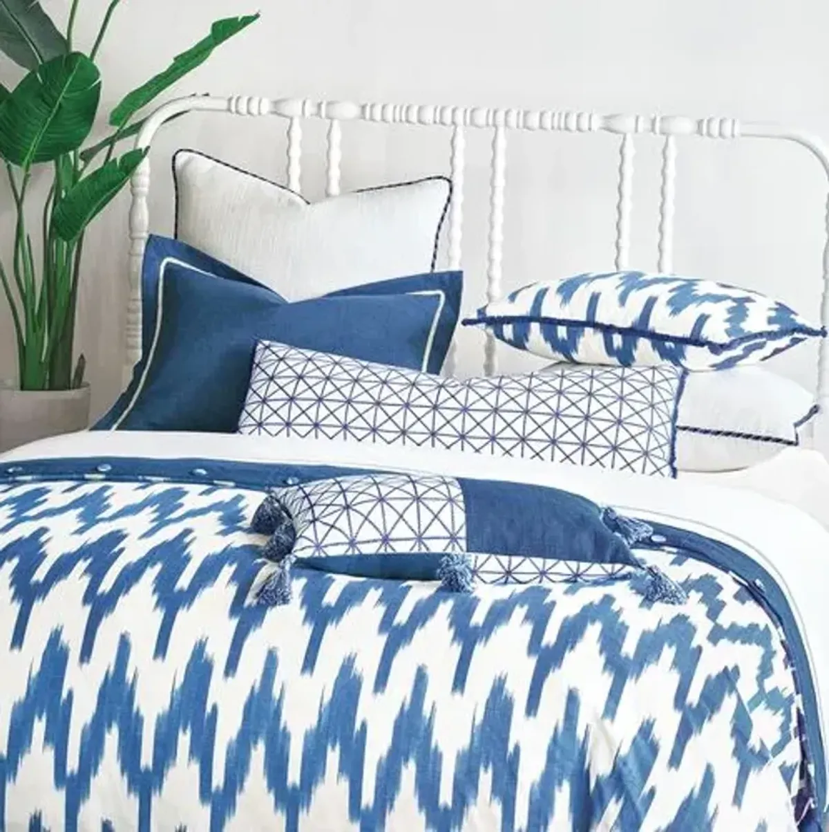 Marina Ikat Pillow - White/Blue