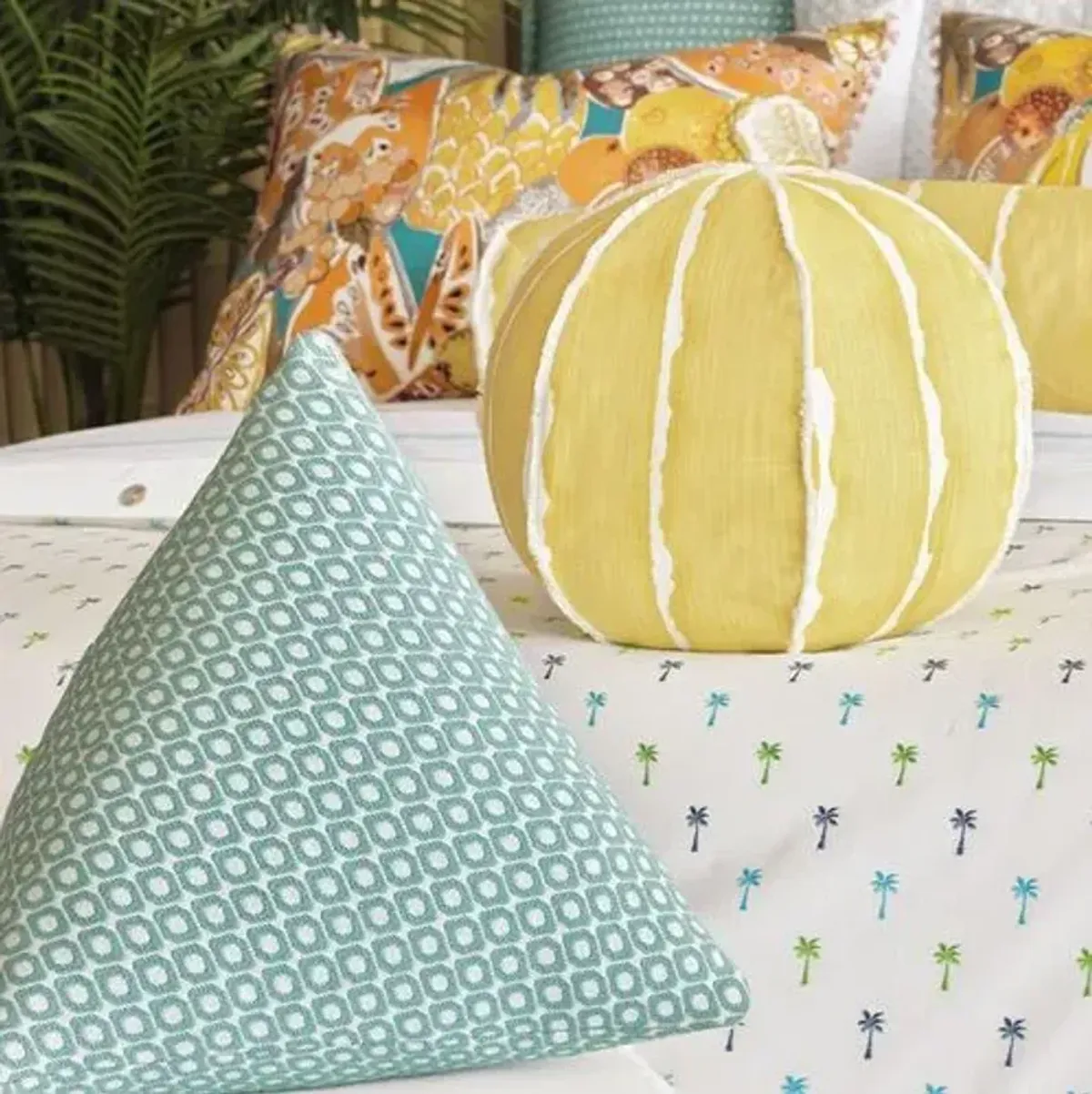 Calypso Birdseye Pattern Triangle Pillow - Aqua