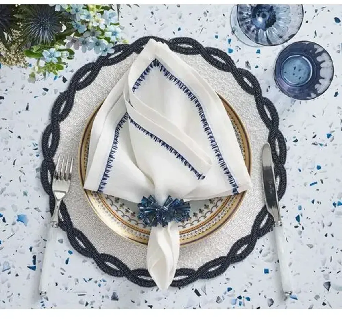 Set of 4 Infinity Placemats - White & Navy - Kim Seybert - Multi