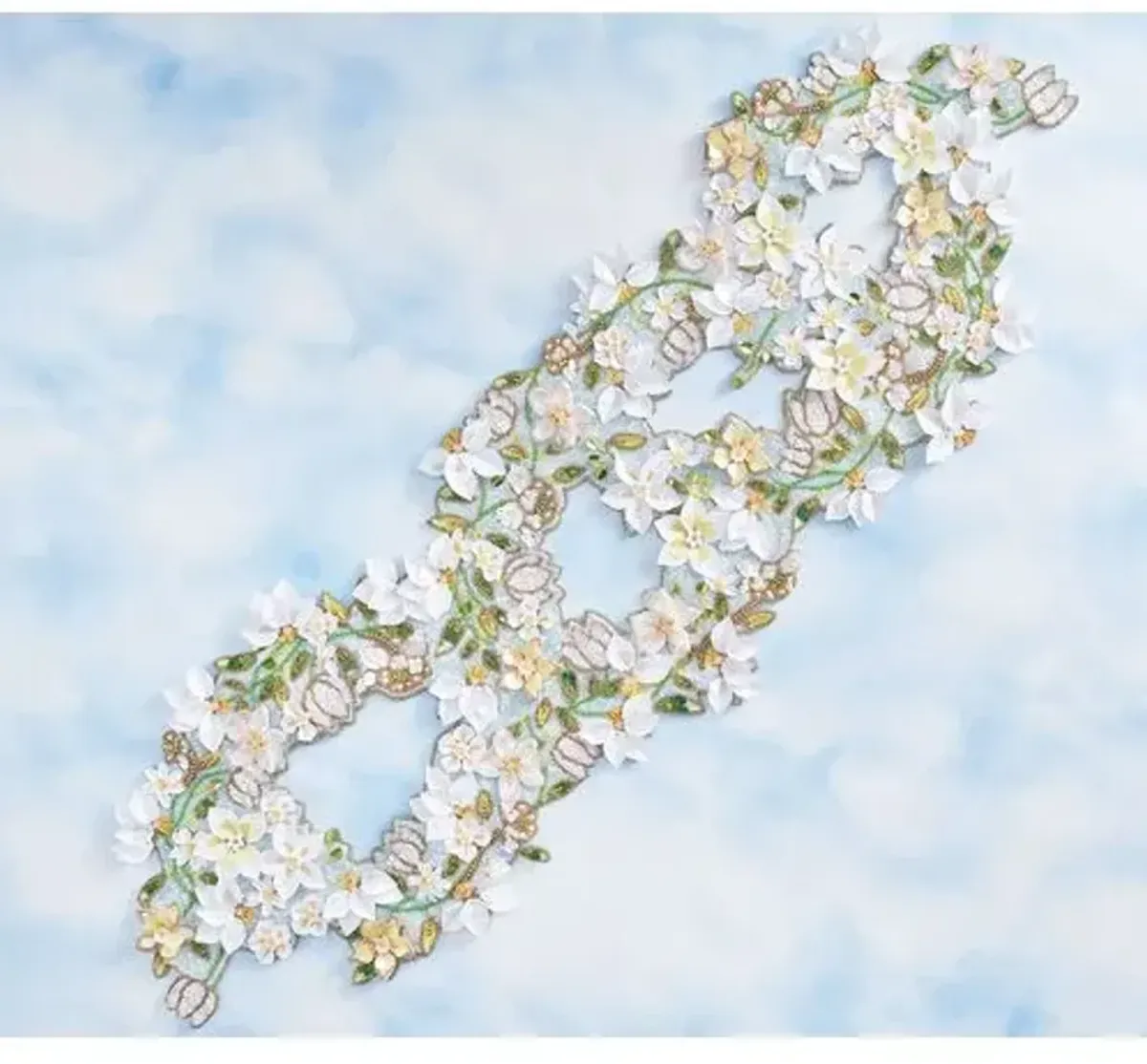 Gardenia Runner in Sky - White & Yellow - Kim Seybert - Multi