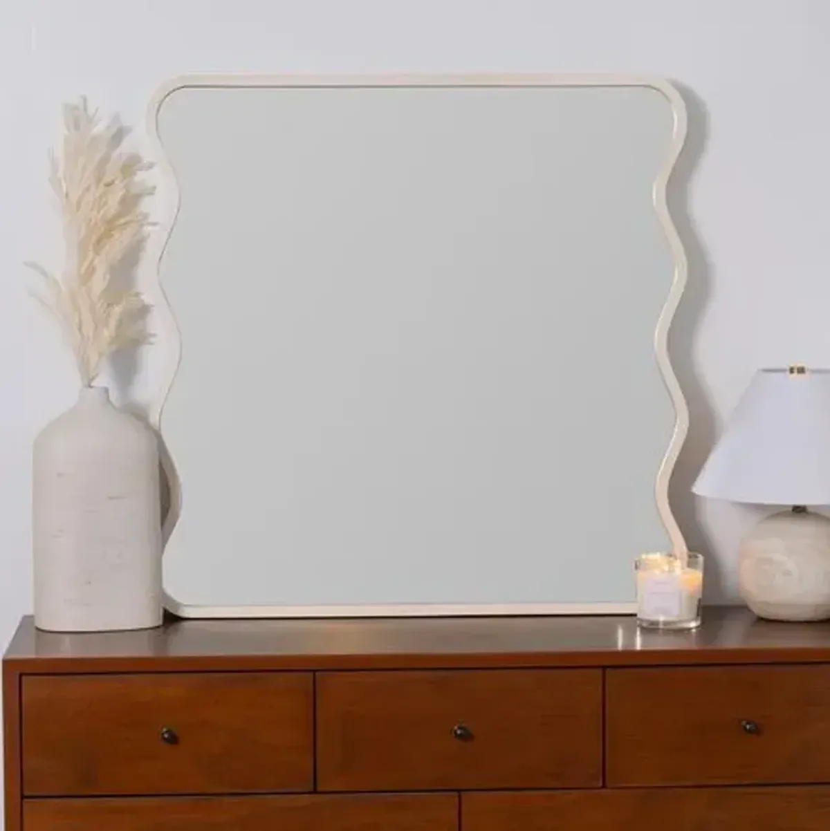 Carmin Wavy Wall Mirror - Light Natural Oak