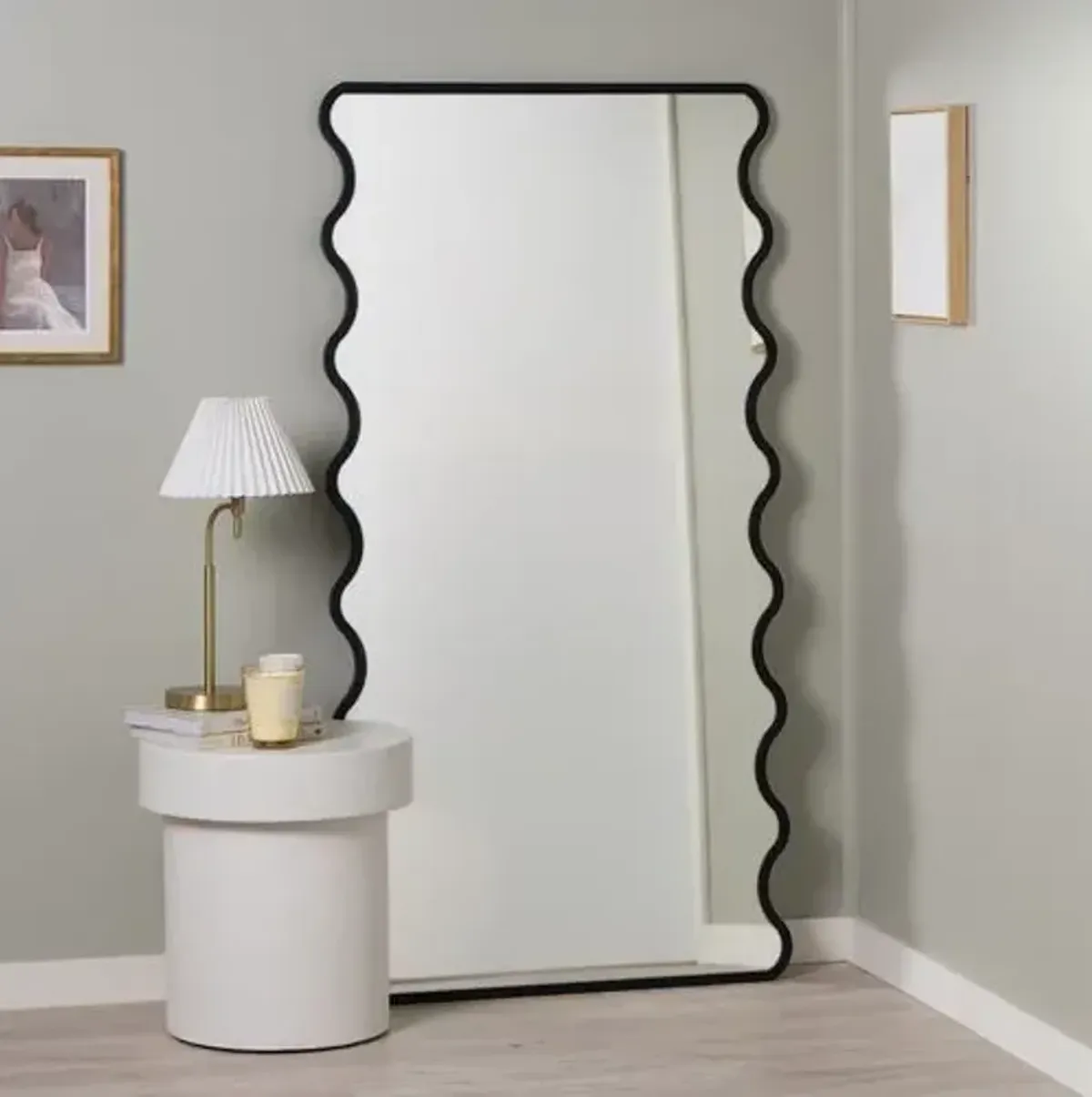 Carmin Wavy Floor Mirror - Matte Black