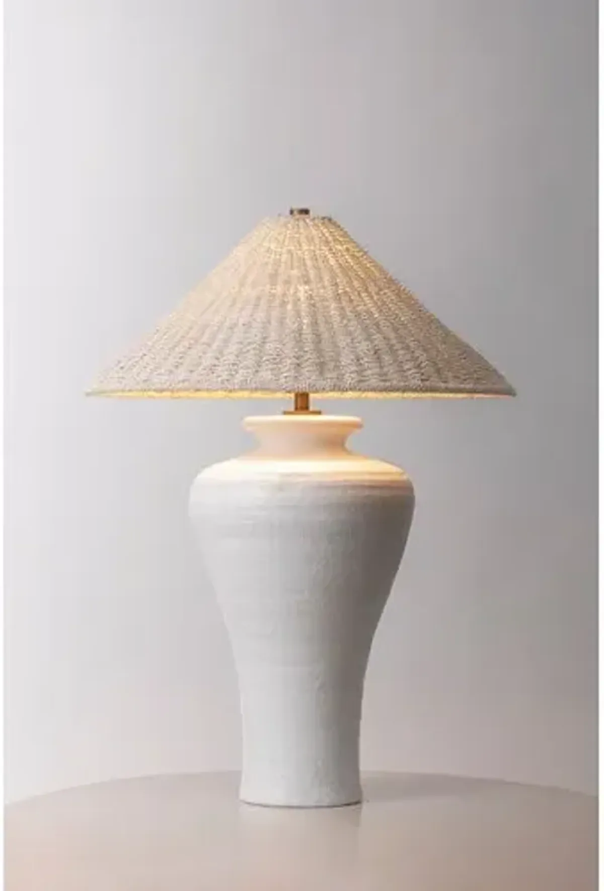 Pezante Table Lamp - Abaca/Ceramic Loft White