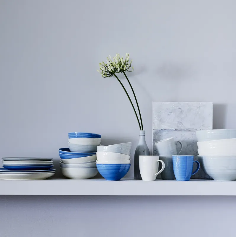 Daniel Smith 16 Piece Place Setting