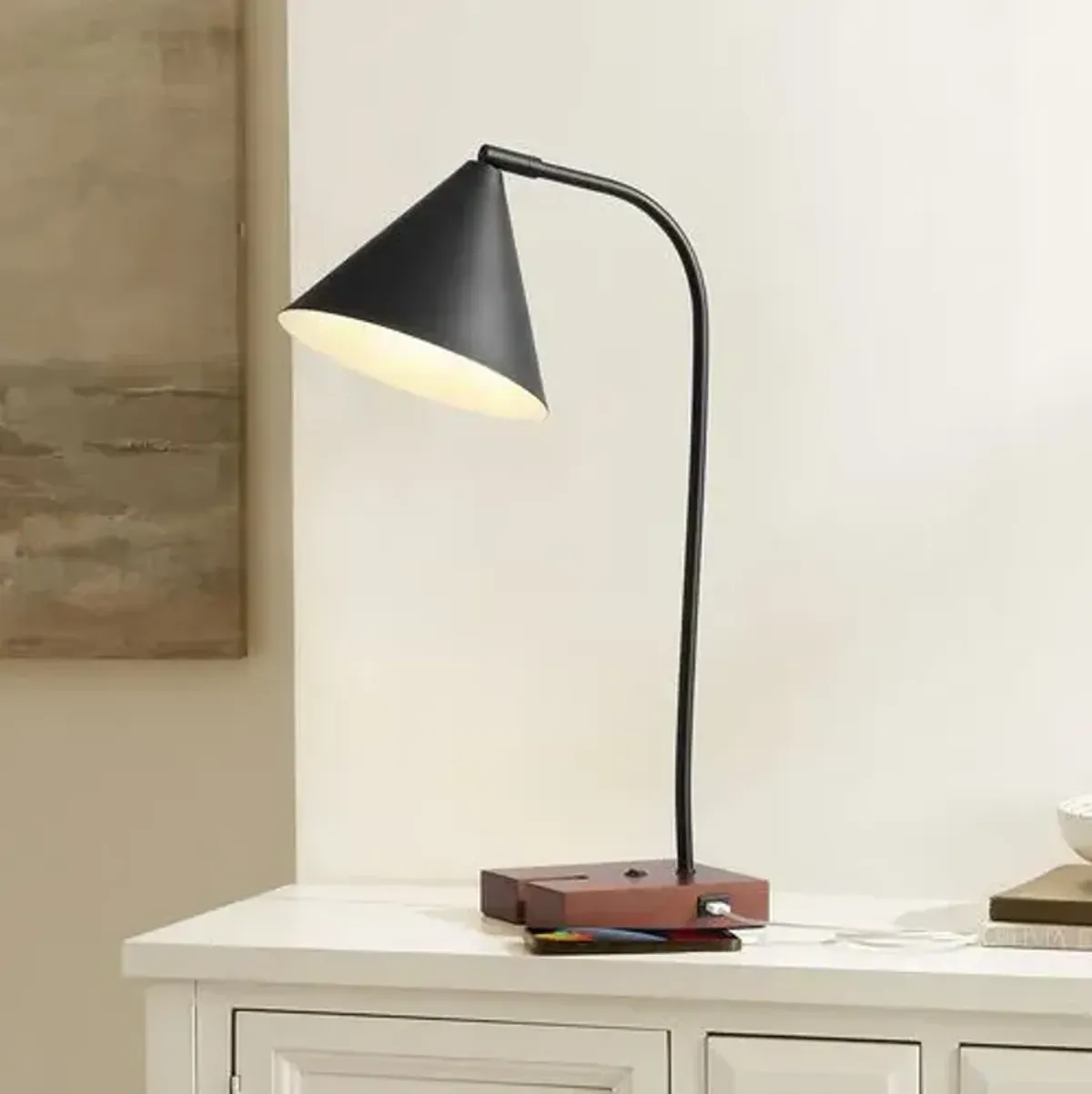 Bennie 22.5" Table Lamp with USB Port - Black