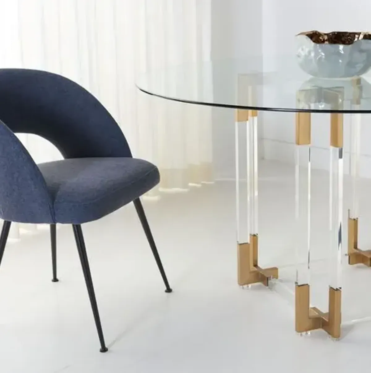 Ulani Round Dining Table