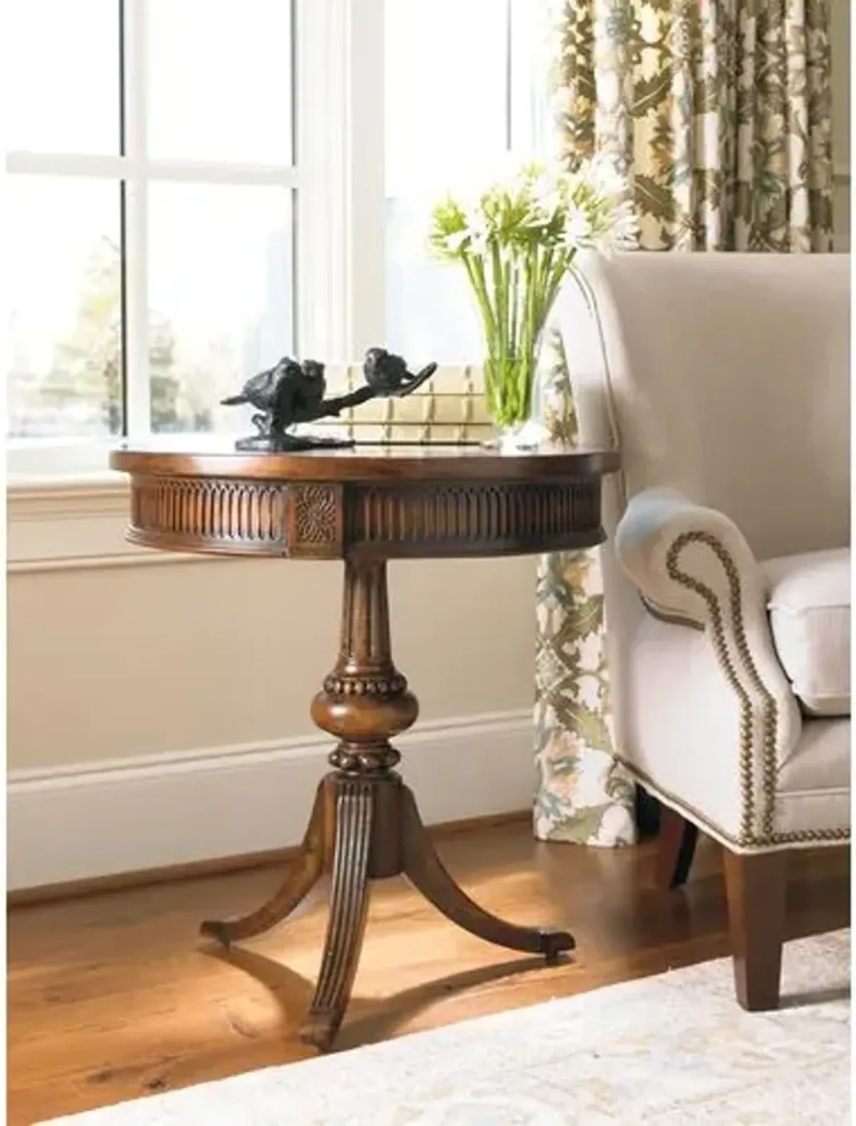 Round Pedestal Accent Table - Walnut - Hooker Furniture - Brown - 24Lx26Hx24W in