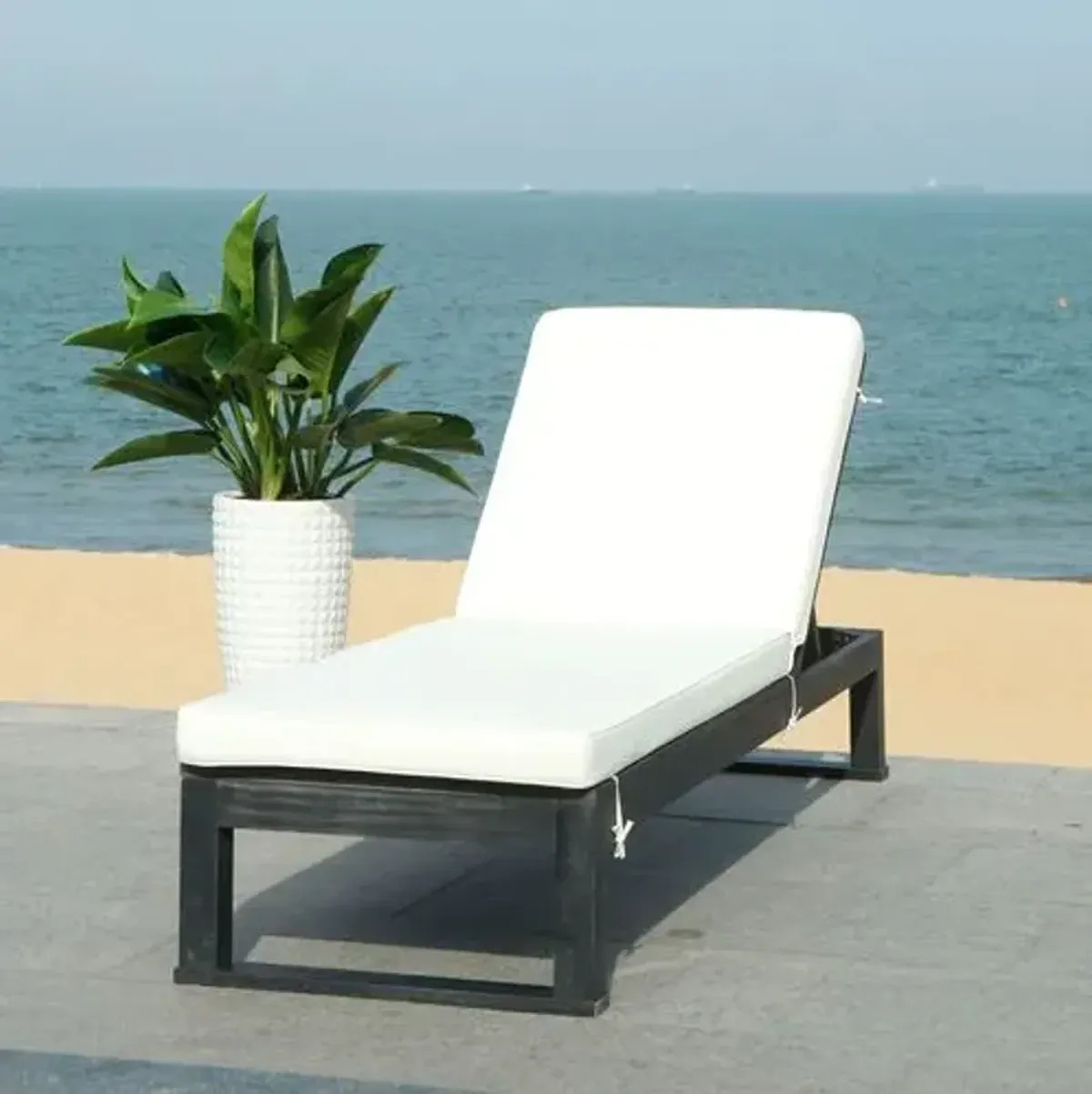 Jessen Outdoor Eucalyptus Sunlounger - Black