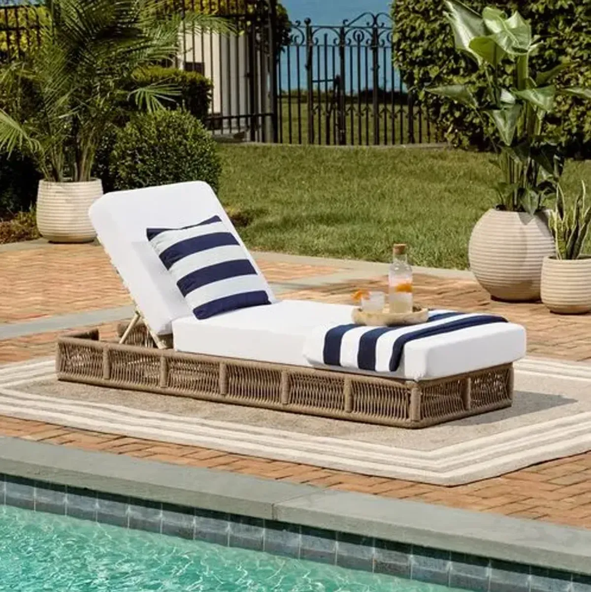 Zephyr Outdoor Rope Sunlounger - Brown