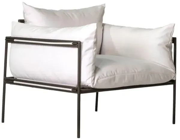 Santara Outdoor Aluminum Lounge Chair, Blanco/Smooth Charcoal Satin